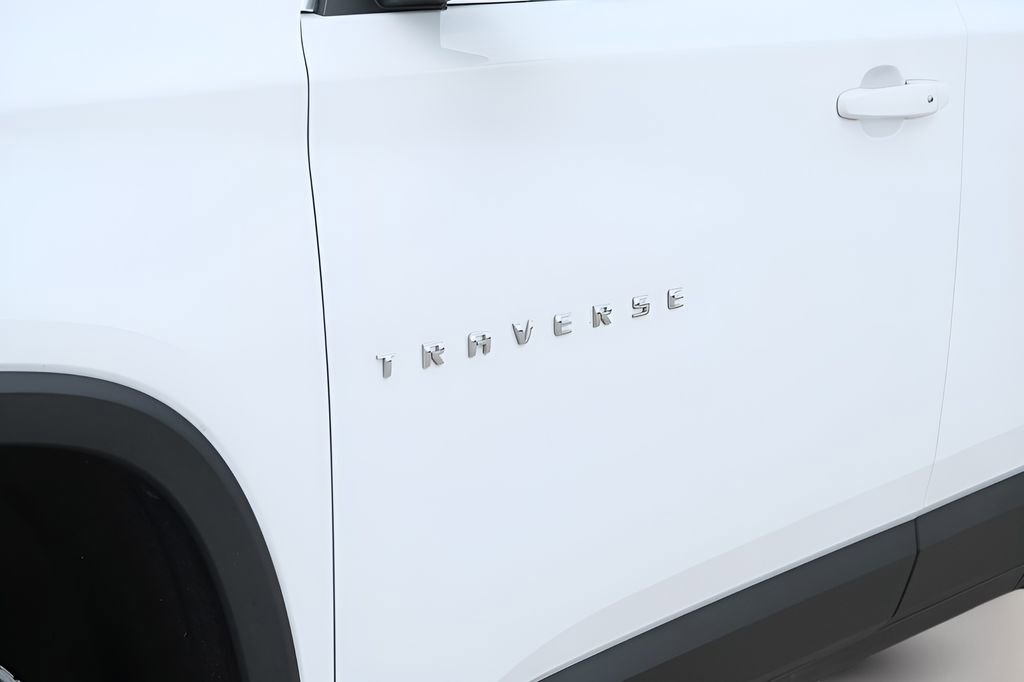 Used 2023 Chevrolet Traverse LS FWD image 43