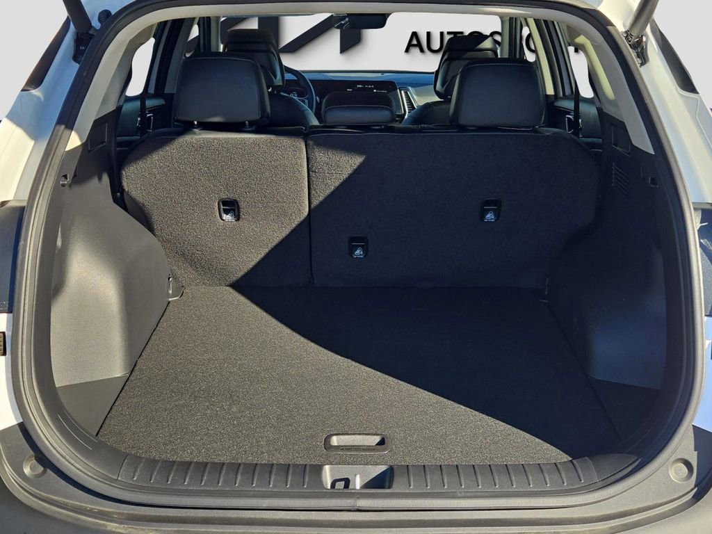 Certified 2025 Kia Sportage EX w/ Premium Package image 11