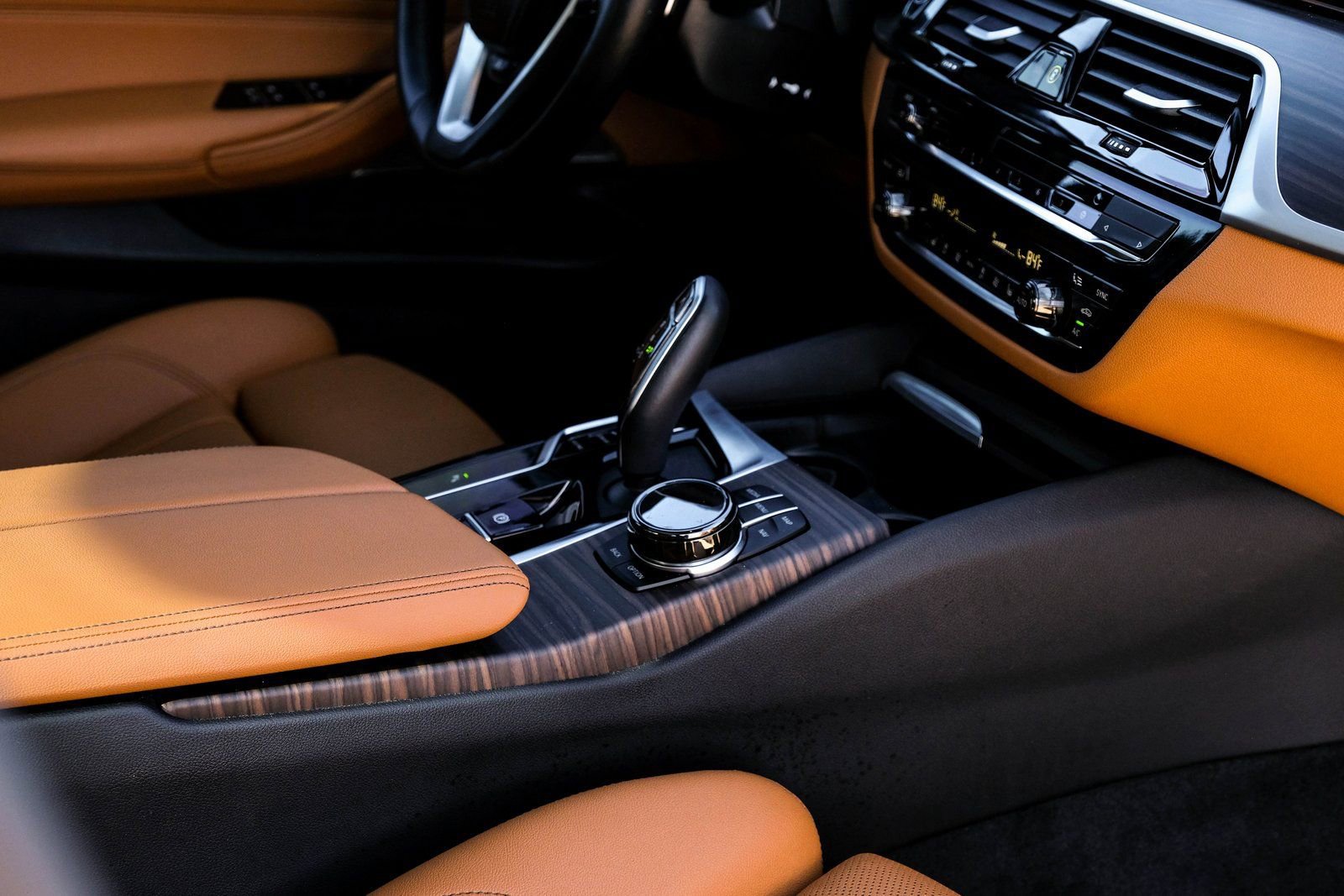 Used 2023 BMW 530i xDrive w/ Executive Package image 14