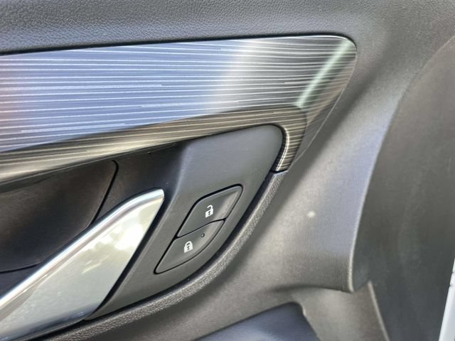 Used 2024 GMC Terrain SLE FWD image 20