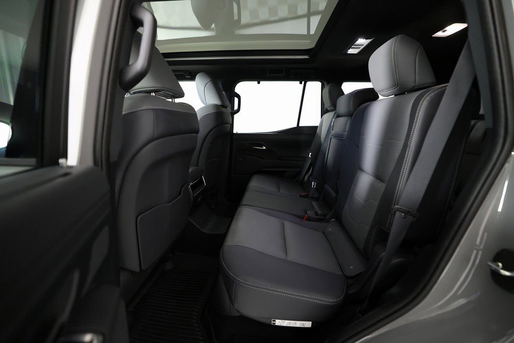 Used 2025 Lexus GX 550 w/ Cold Area Package AWD/4WD image 17