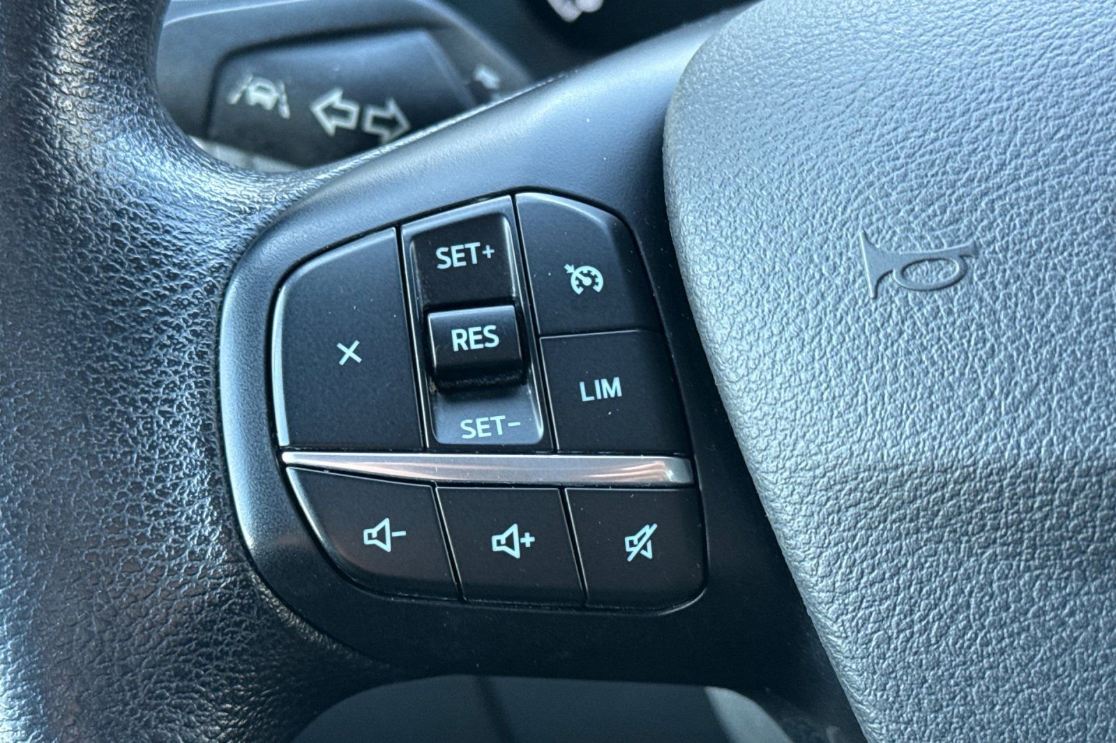 Used 2023 Ford Transit 350 XLT image 26