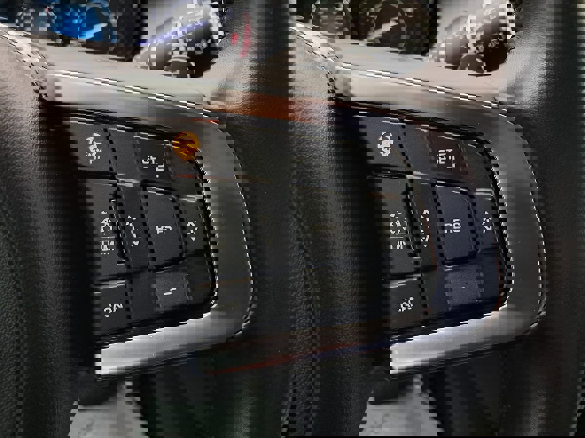 Used 2020 Jaguar E-PACE SE AWD/4WD image 12