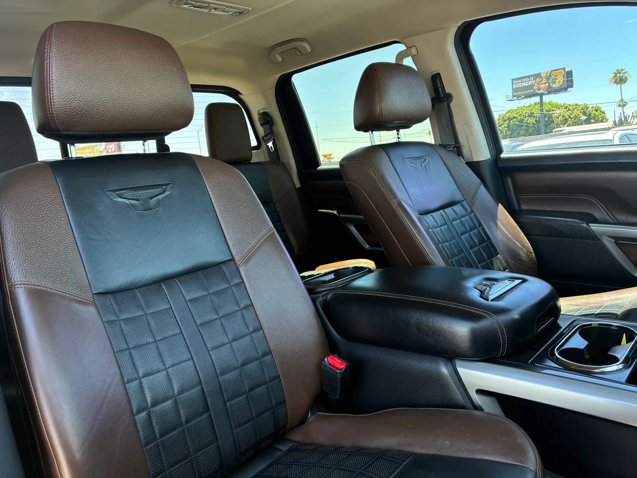 Used 2019 Nissan Titan Platinum Reserve AWD/4WD image 28