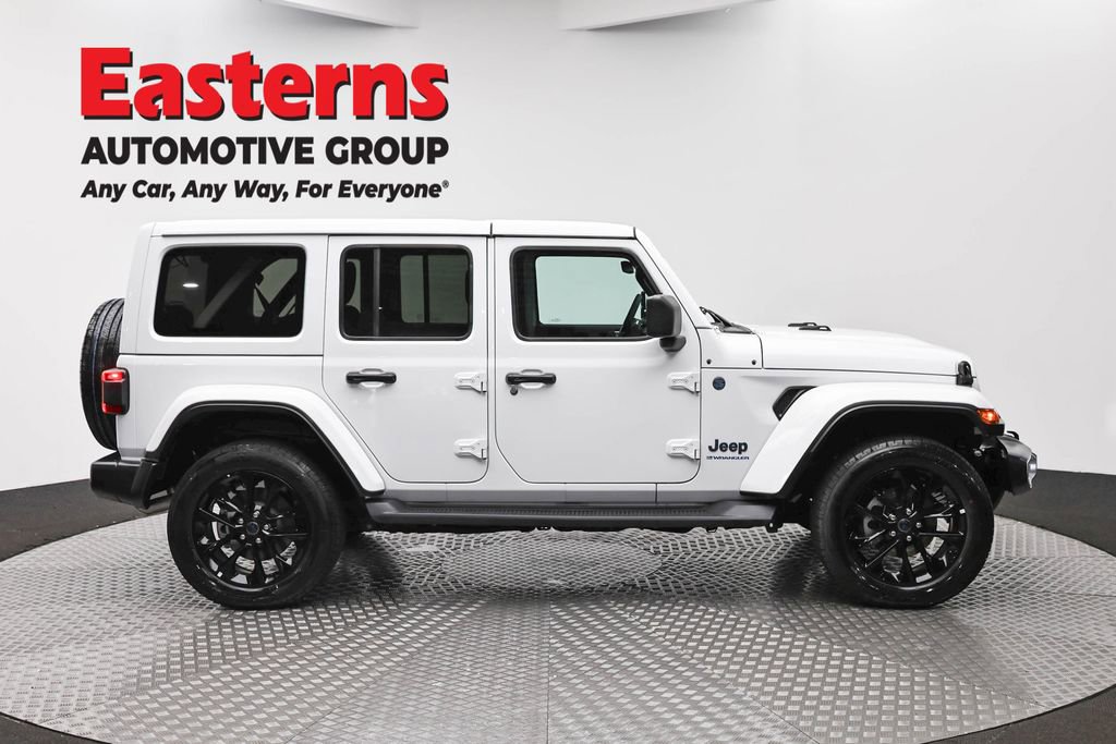 Used 2025 Jeep Wrangler Unlimited Sahara AWD/4WD image 4