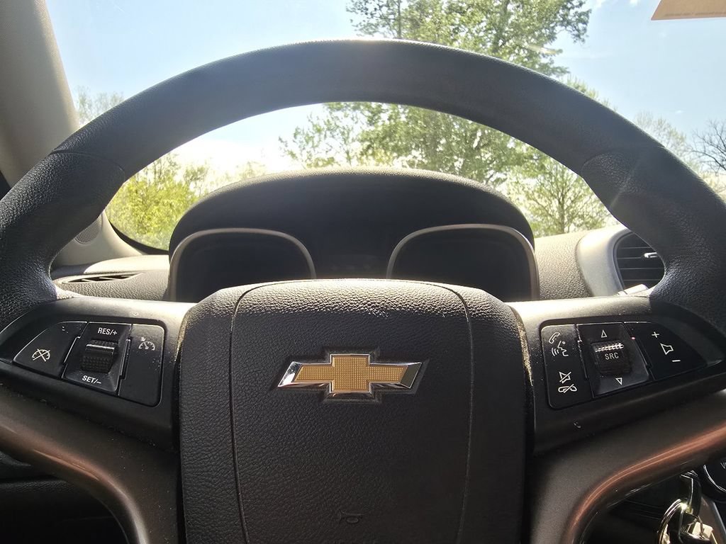 Used 2015 Chevrolet Malibu LT FWD image 23