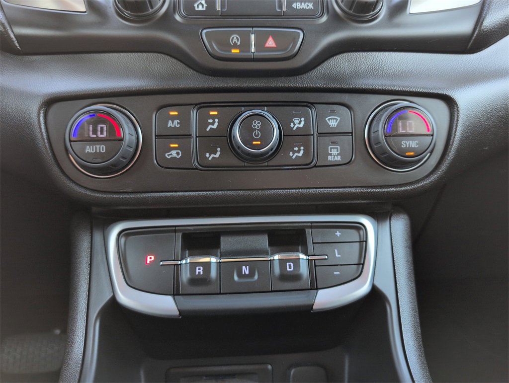 Used 2024 GMC Terrain SLT image 24