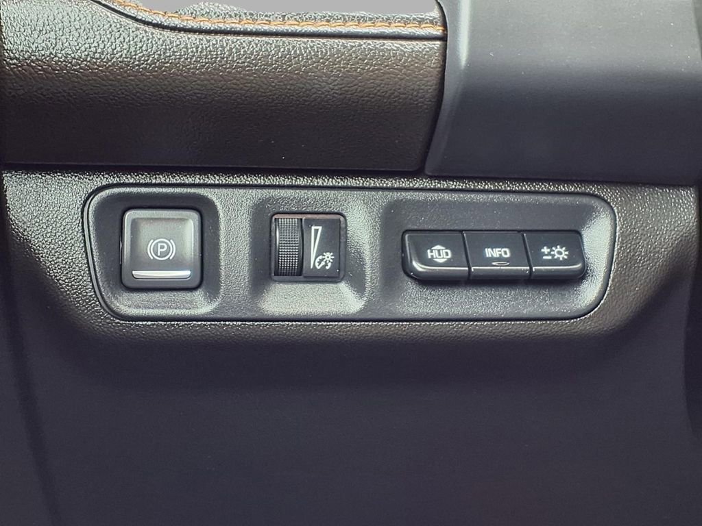 Used 2023 GMC Acadia AT4 w/ Technology Package image 16