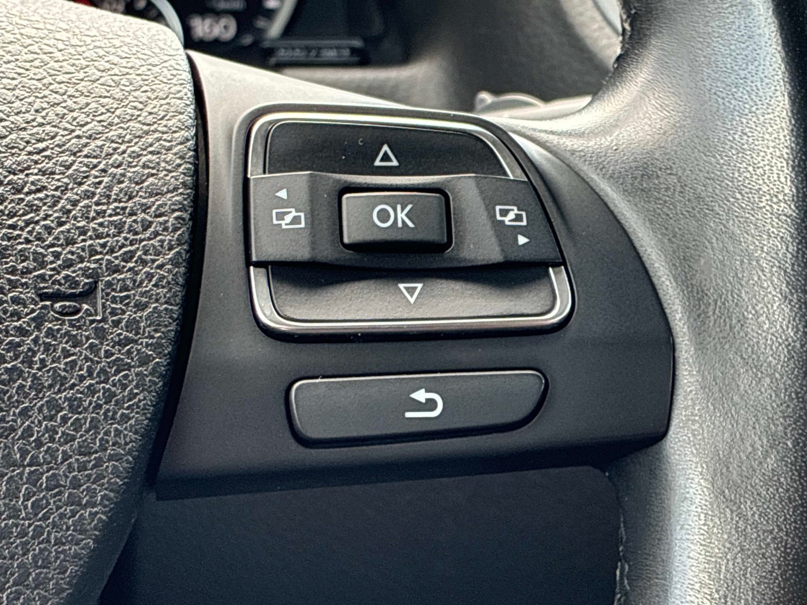Used 2017 Volkswagen Tiguan S AWD/4WD image 25