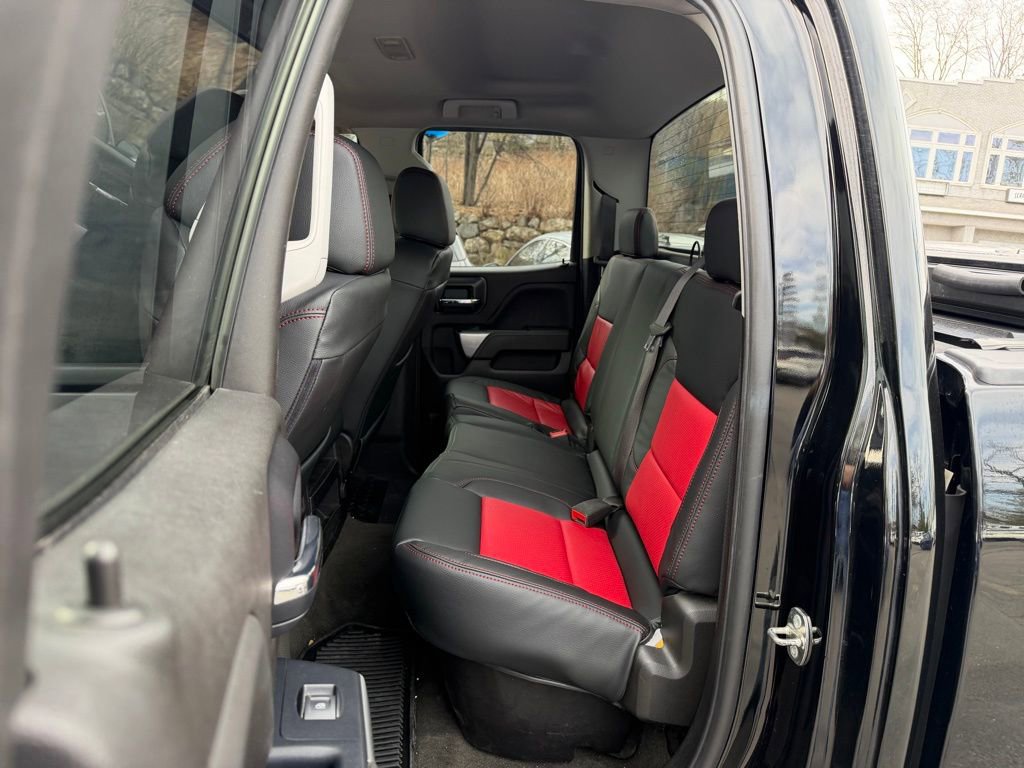 Used 2018 Chevrolet Silverado 1500 LT w/ Midnight Edition image 28