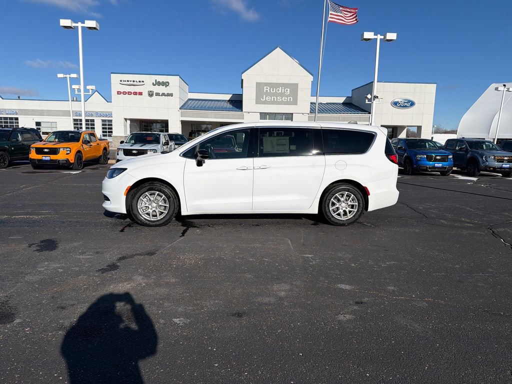 New 2026 Chrysler Voyager LX image 2