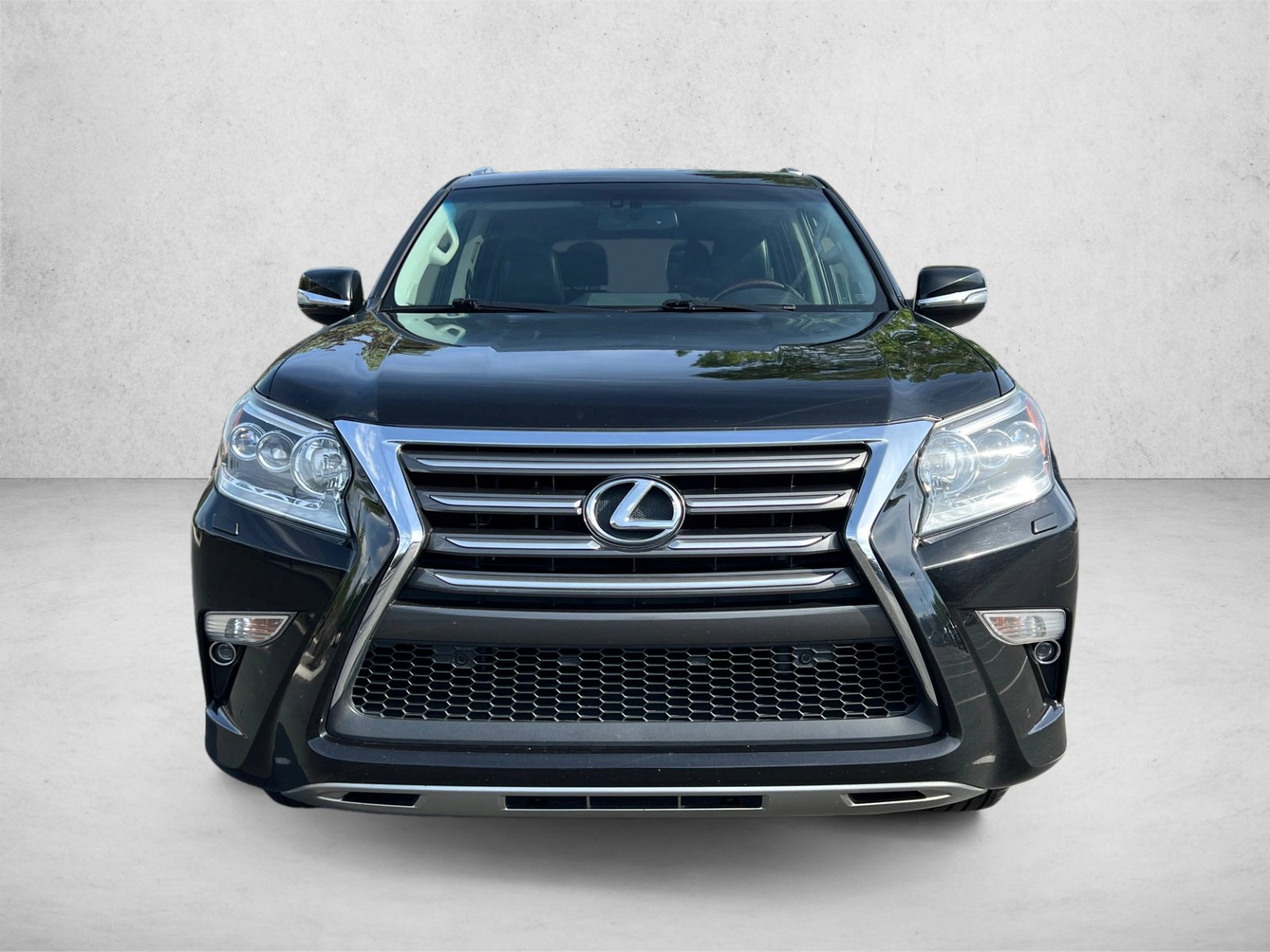 Used 2017 Lexus GX 460 AWD/4WD image 2