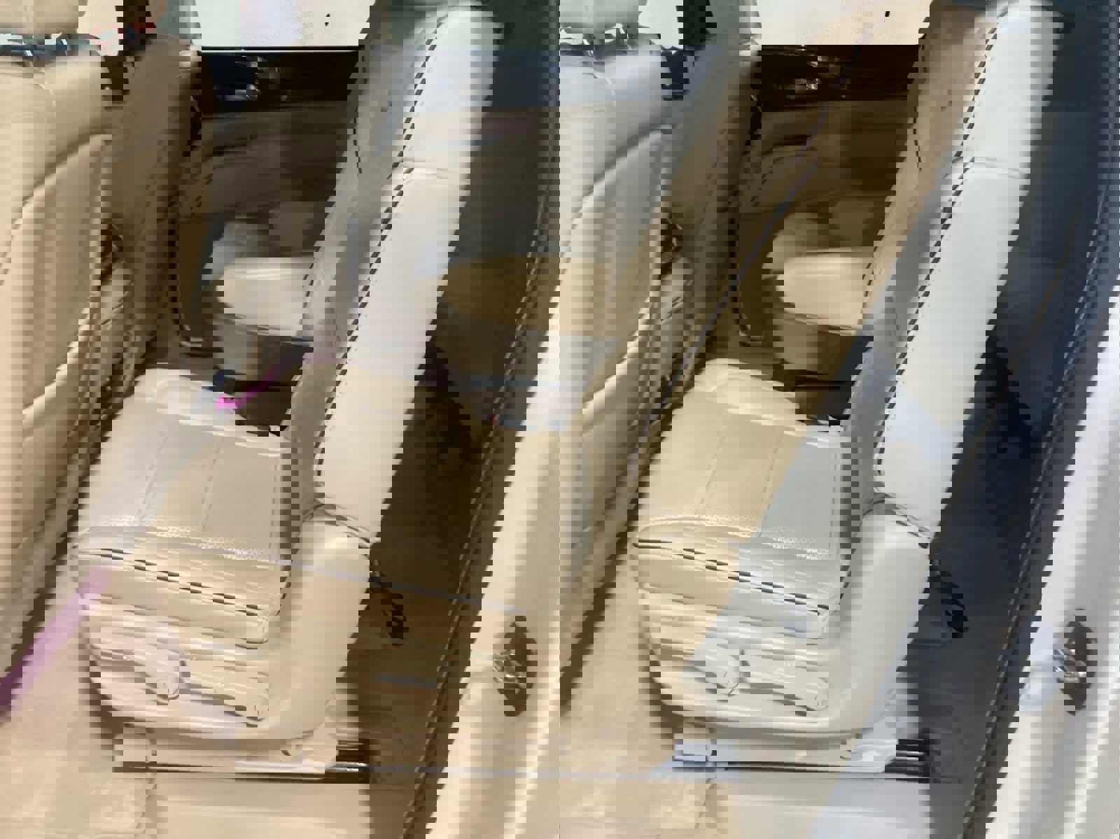 Used 2024 Cadillac Escalade ESV Premium Luxury image 13