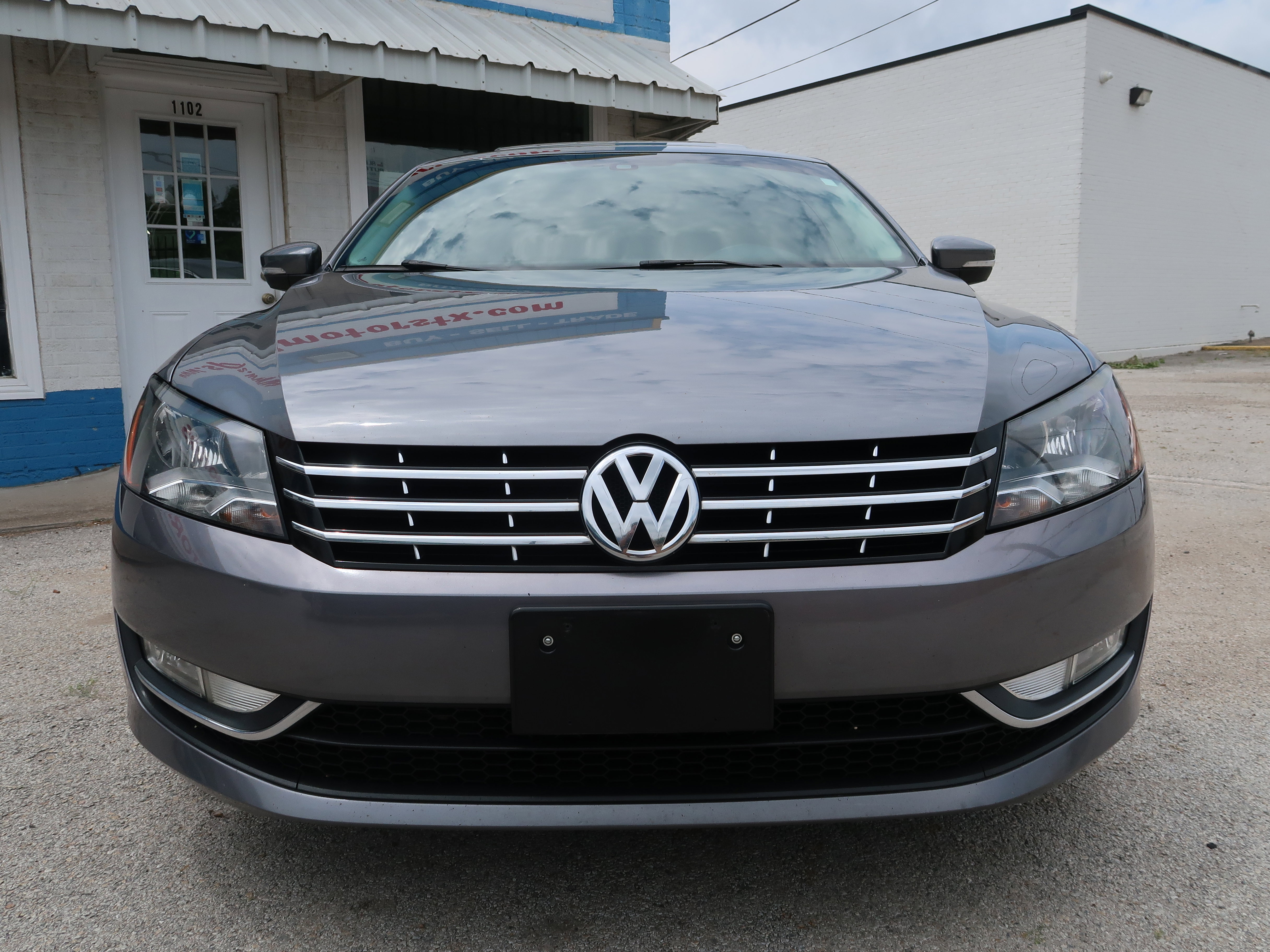 Used 2014 Volkswagen Passat TDI SEL Premium FWD image 9