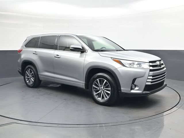 Used 2018 Toyota Highlander XLE FWD image 2