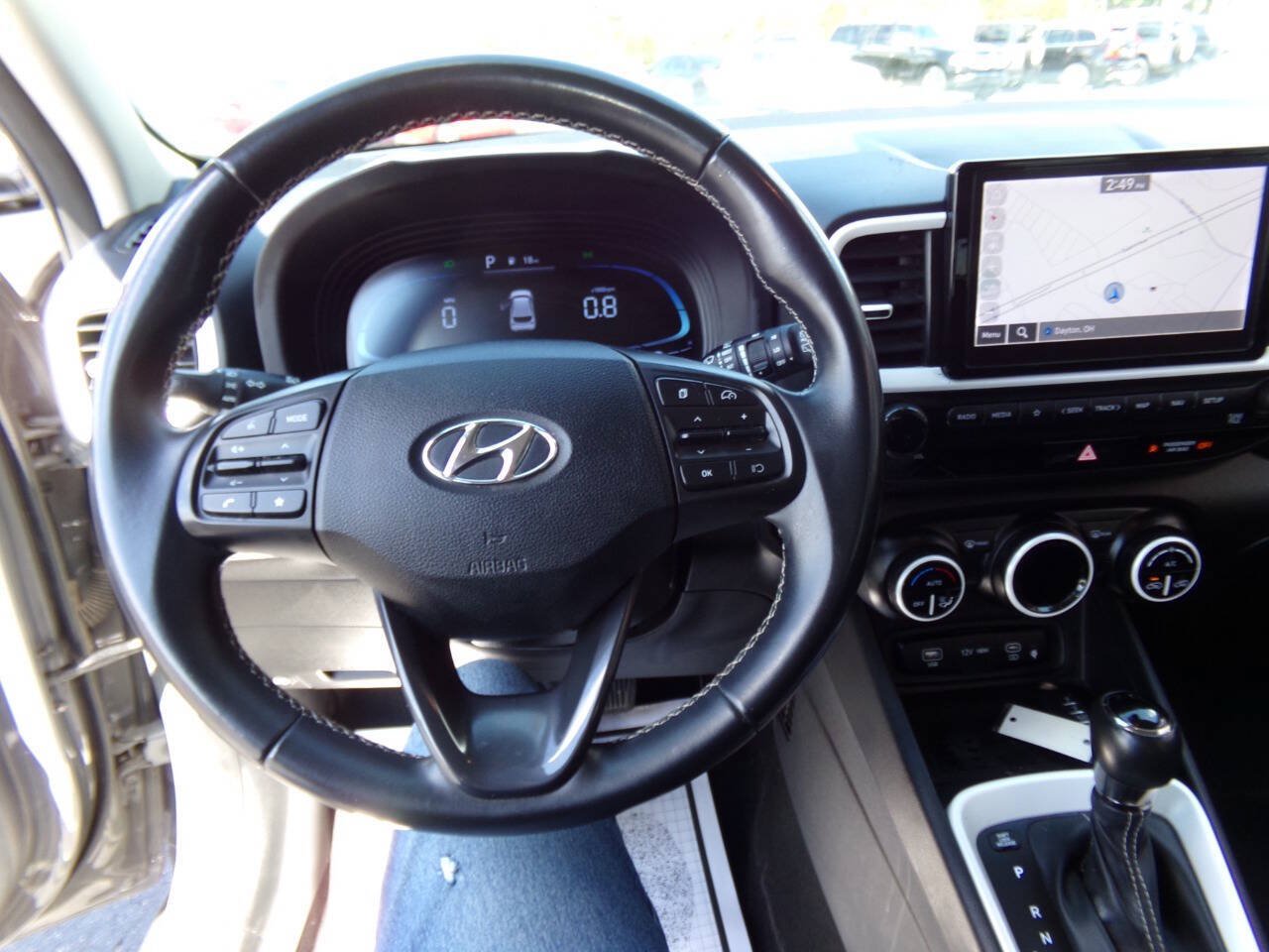 Used 2023 Hyundai Venue Limited FWD image 28