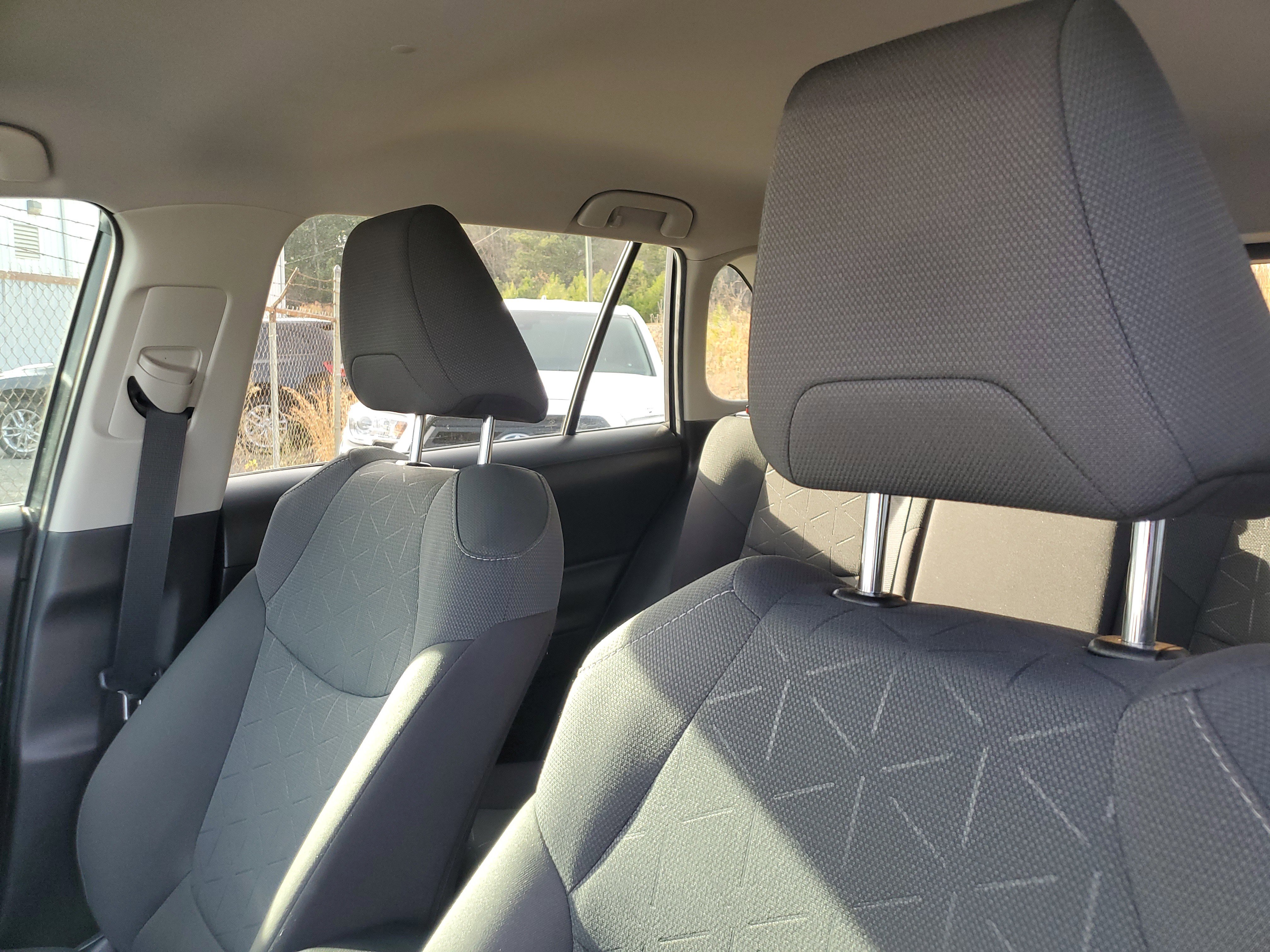 Used 2022 Toyota RAV4 XLE image 17