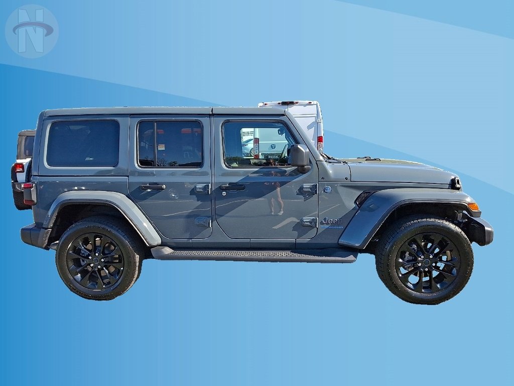 Certified 2025 Jeep Wrangler Unlimited Sahara AWD/4WD image 17