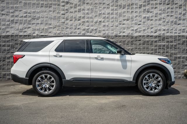 New 2026 Ford Explorer Active w/ Active Comfort Package AWD/4WD image 3