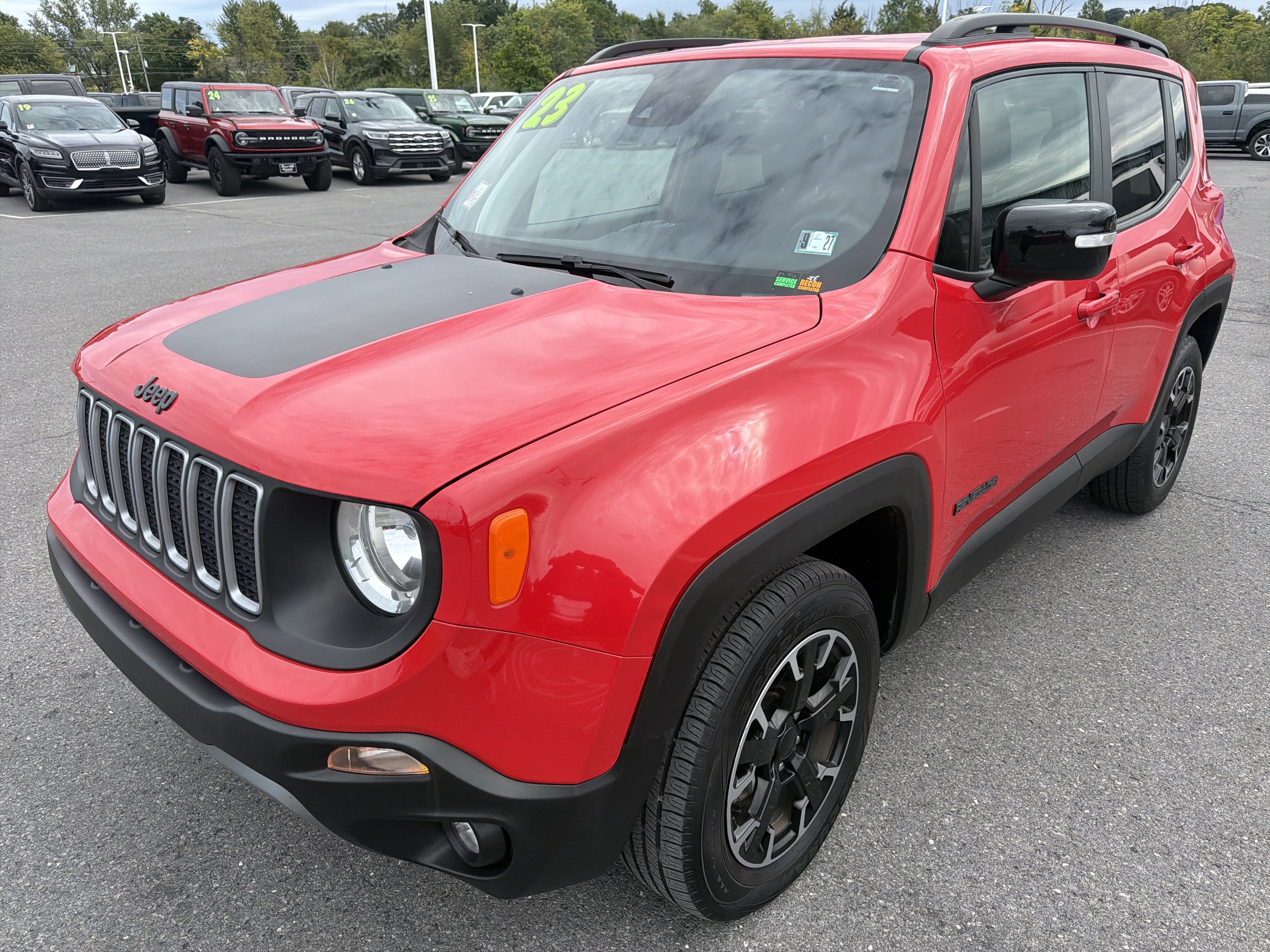Used 2023 Jeep Renegade Latitude AWD/4WD image 8