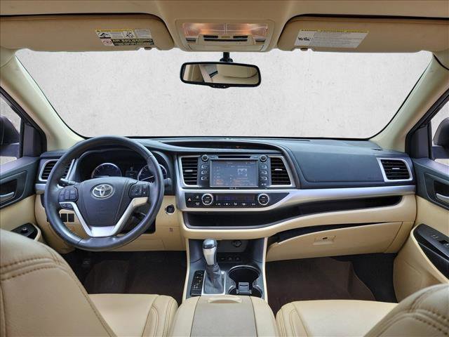 Used 2015 Toyota Highlander XLE AWD/4WD image 19