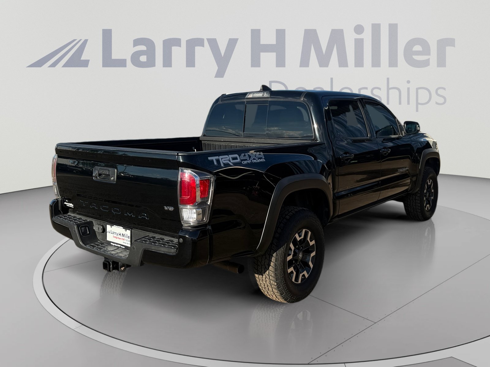 Used 2022 Toyota Tacoma TRD Off-Road w/ Technology Package AWD/4WD image 5