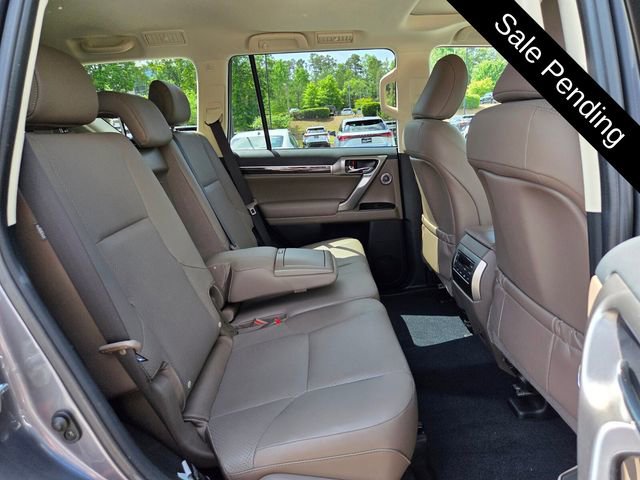 Used 2023 Lexus GX 460 Luxury w/ Accessory Package image 19