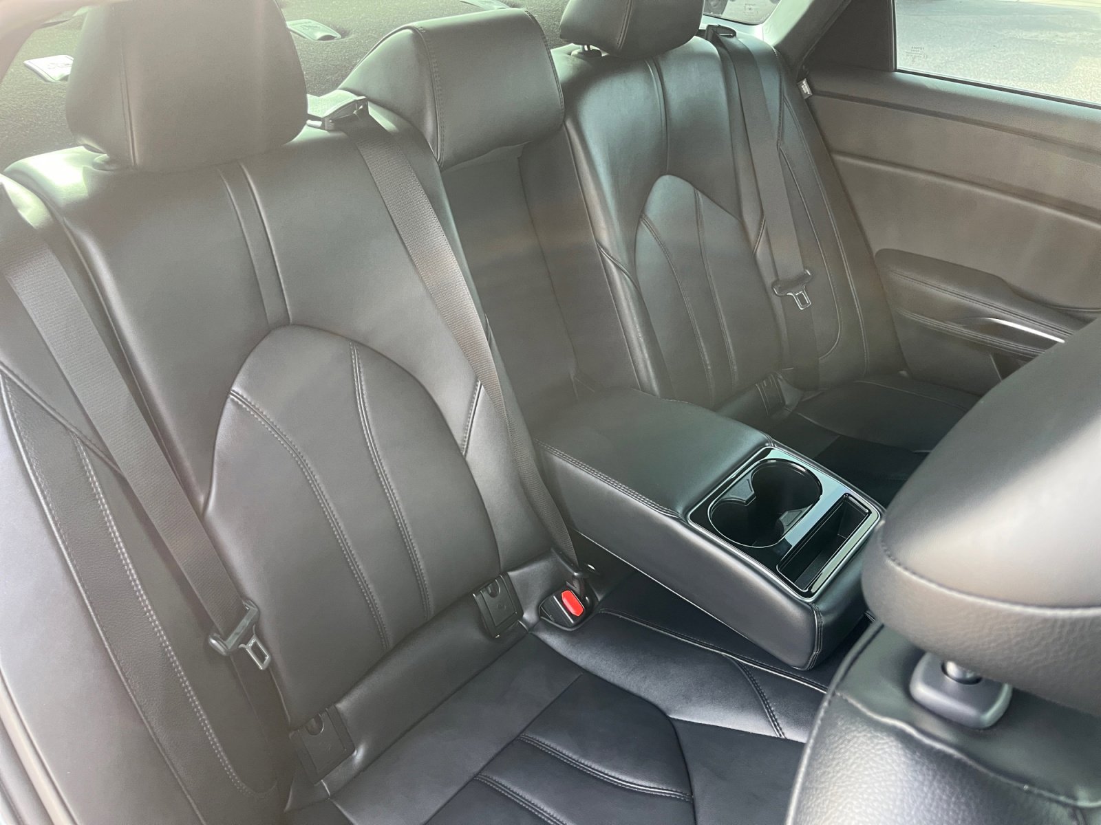 Used 2020 Toyota Avalon XLE image 18