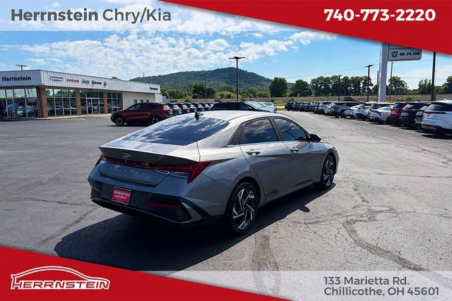 Used 2024 Hyundai Elantra SEL w/ Convenience Package FWD image 28