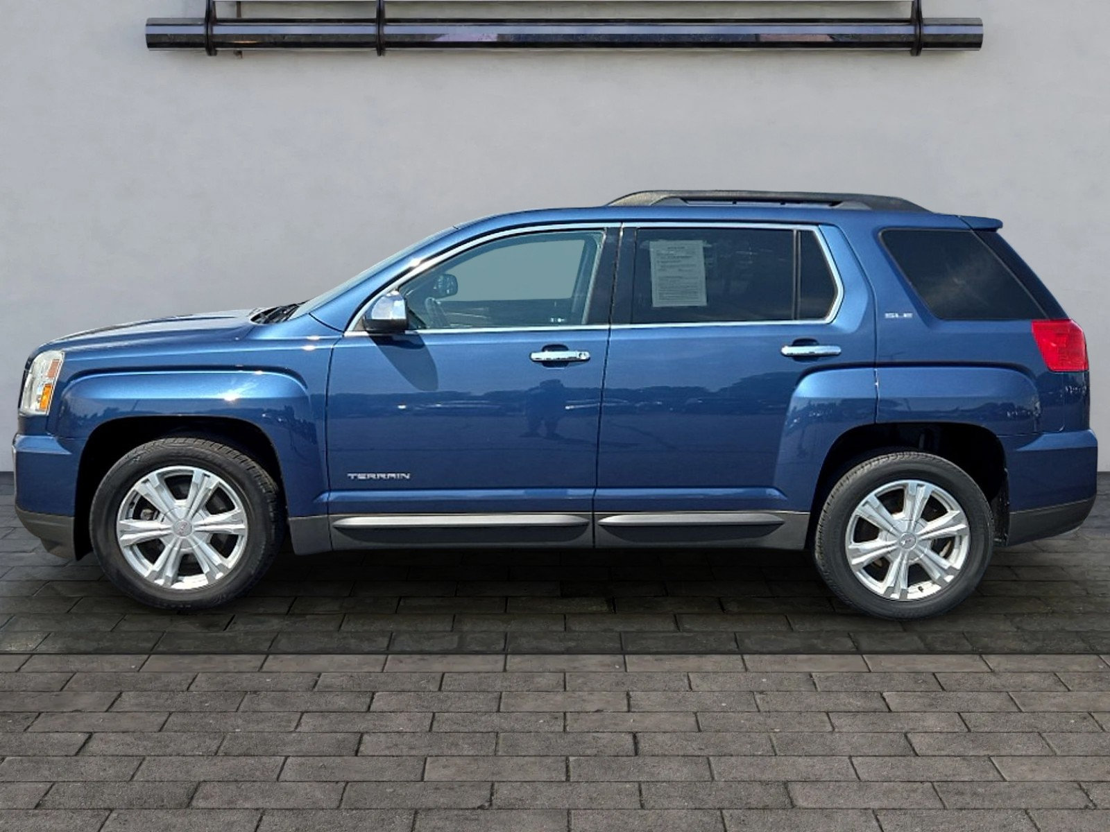Used 2016 GMC Terrain SLE w/ Chrome Edition AWD/4WD image 6