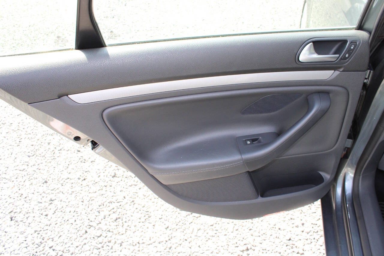 Used 2009 Volkswagen Jetta SE FWD image 21