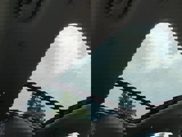 Used 2023 Jeep Grand Cherokee Limited image 17