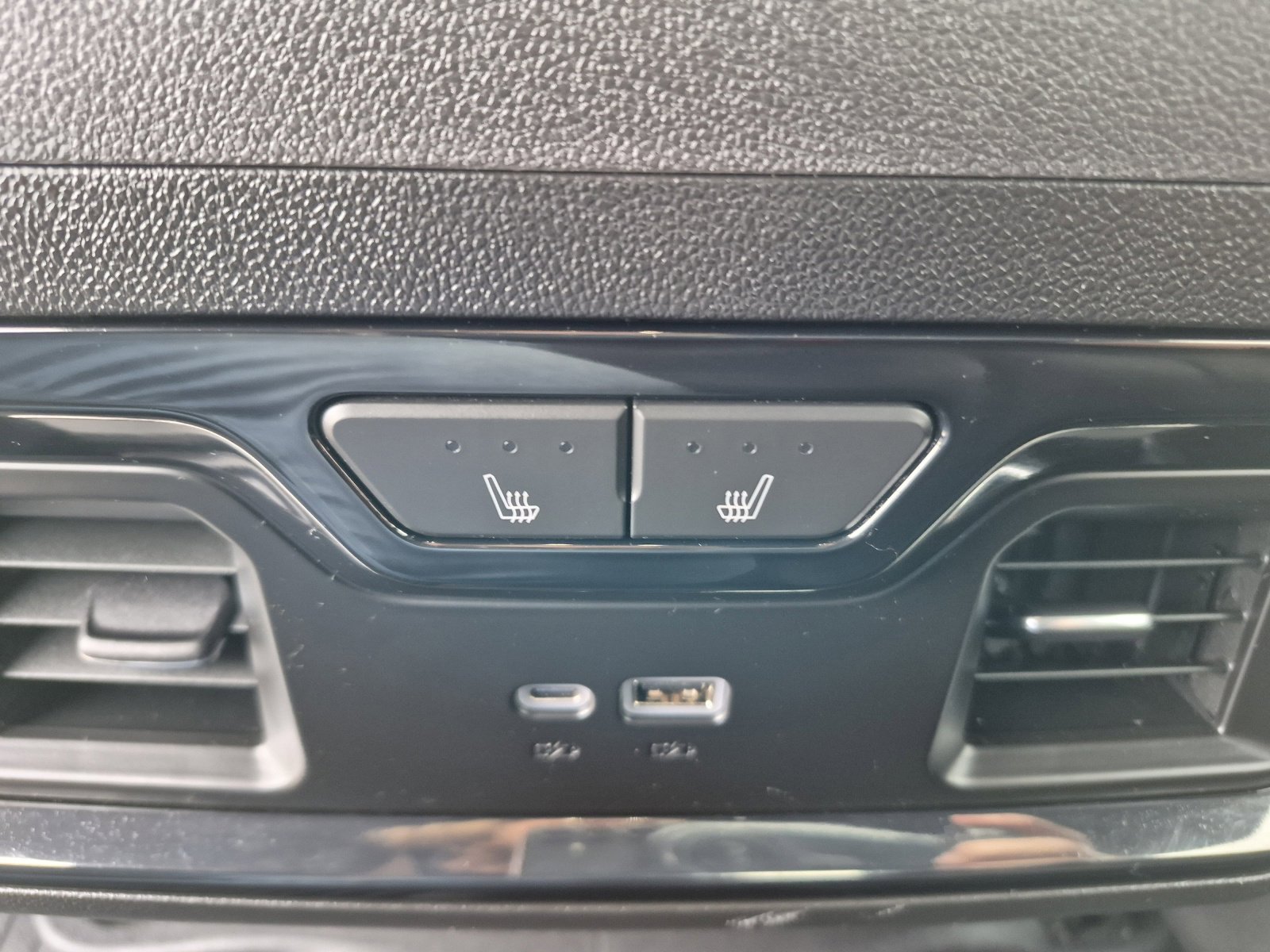 Used 2024 GMC Sierra 2500 AT4 w/ AT4 Premium Plus Package image 19