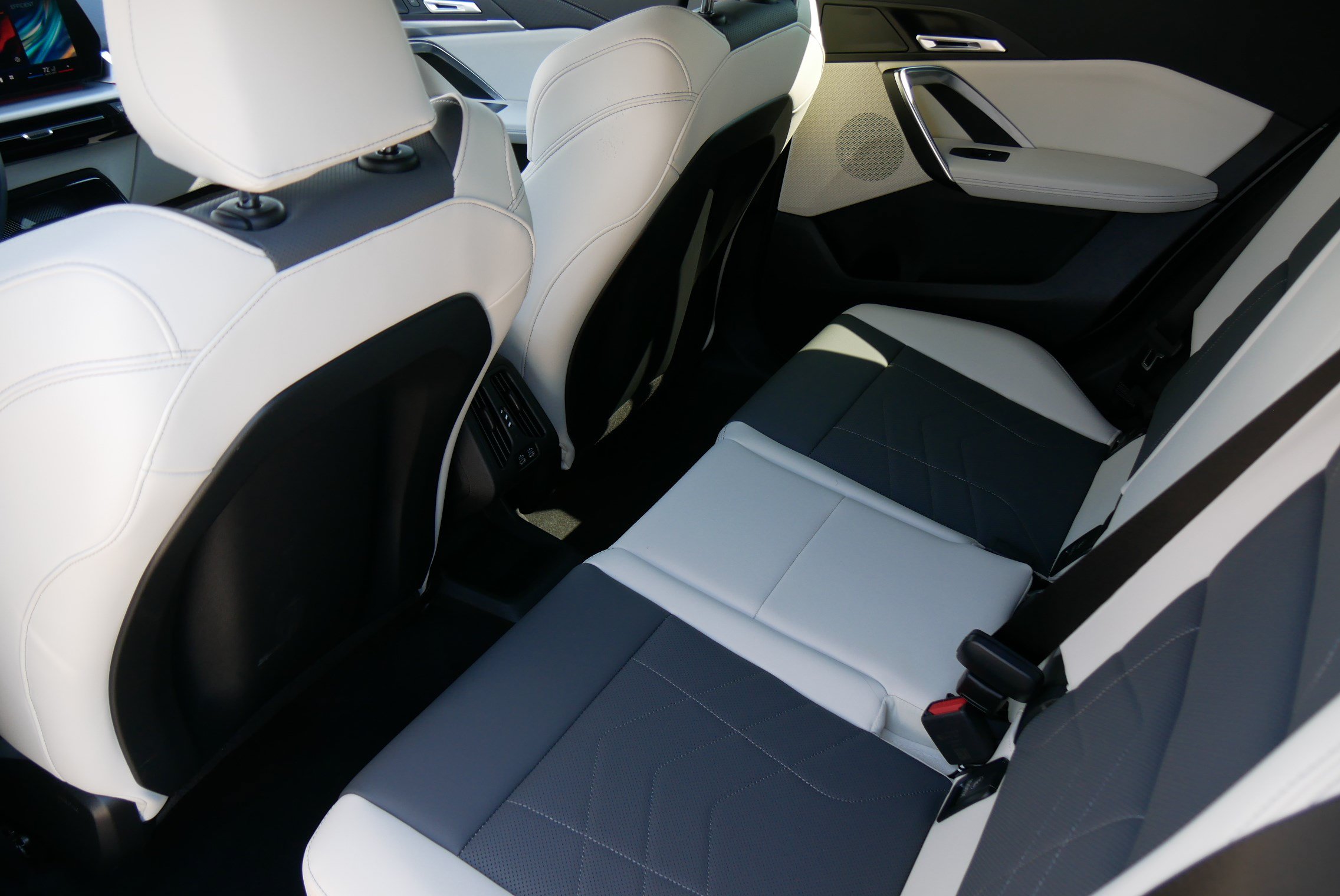 Certified 2026 BMW X2 xDrive28i AWD/4WD image 12