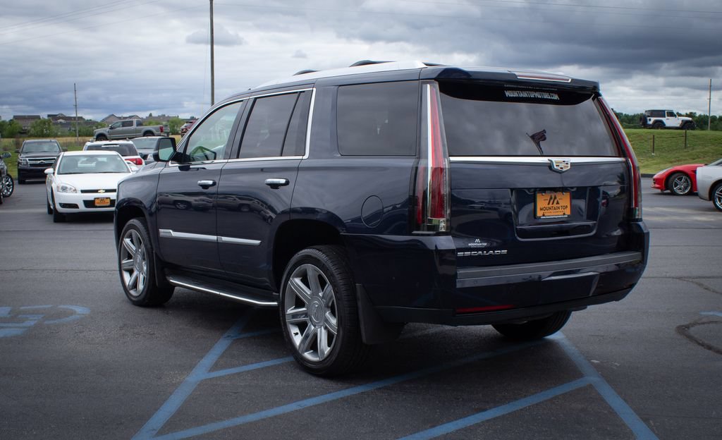 Used 2018 Cadillac Escalade Luxury AWD/4WD image 28