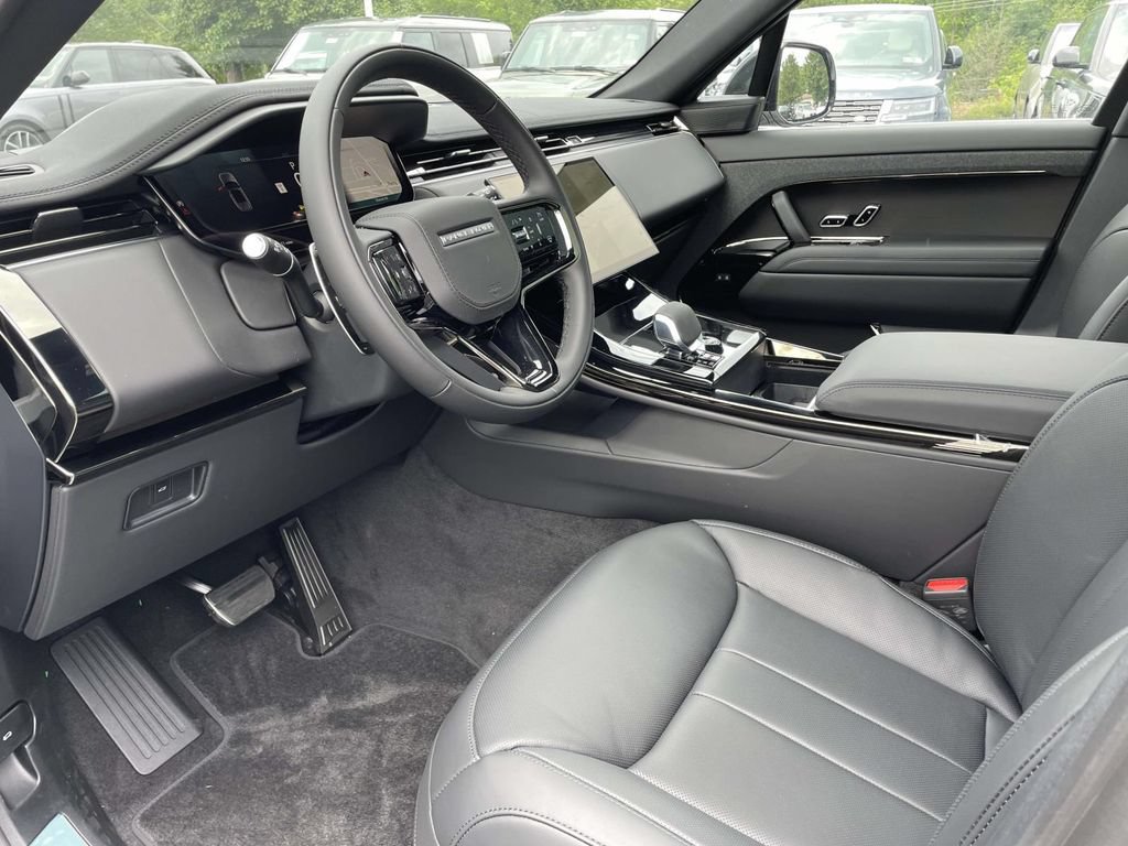 New 2026 Land Rover Range Rover Sport Dynamic SE AWD/4WD image 13
