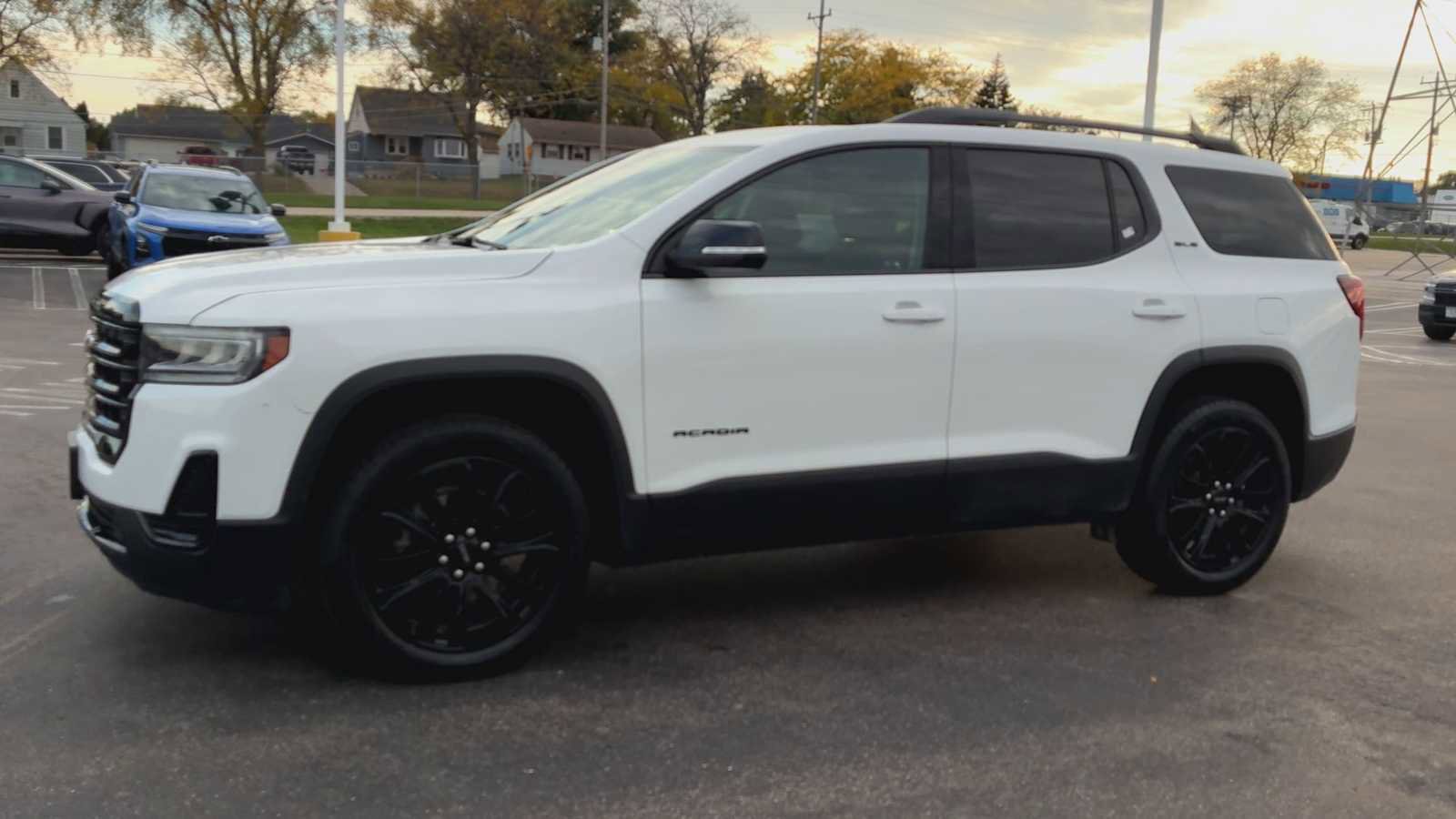 Certified 2023 GMC Acadia SLE w/ Driver Convenience Package image 6