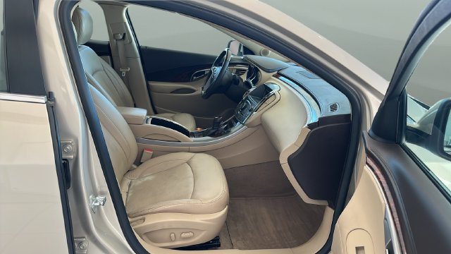 Used 2010 Buick LaCrosse CXS FWD image 17