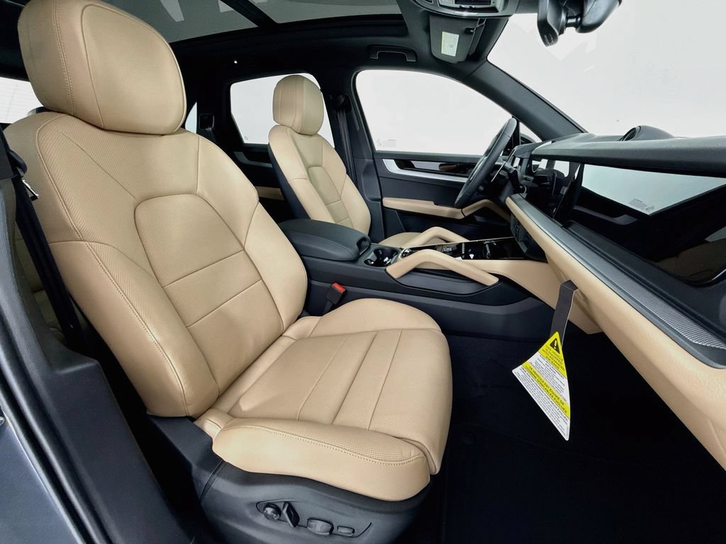 New 2026 Porsche Cayenne AWD/4WD image 30