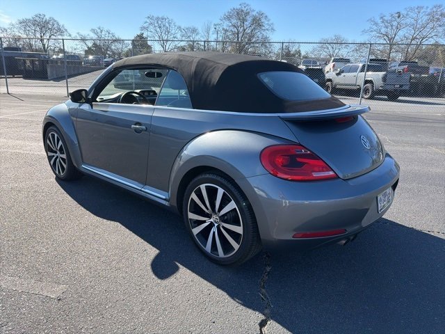 Used 2013 Volkswagen Beetle TDI image 2