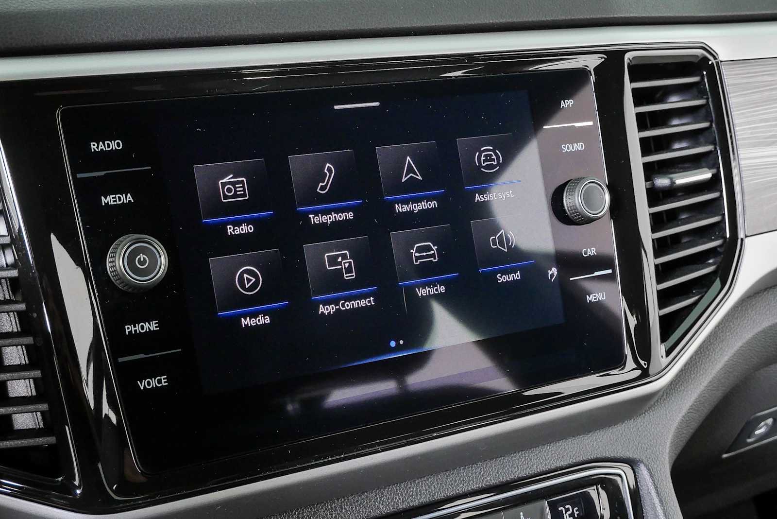 Certified 2023 Volkswagen Atlas Cross Sport SE FWD image 13