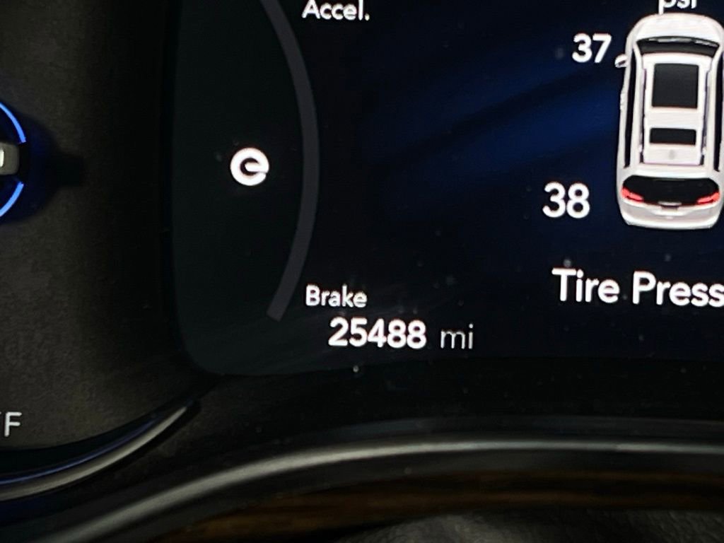 Used 2023 Chrysler Pacifica Pinnacle image 21