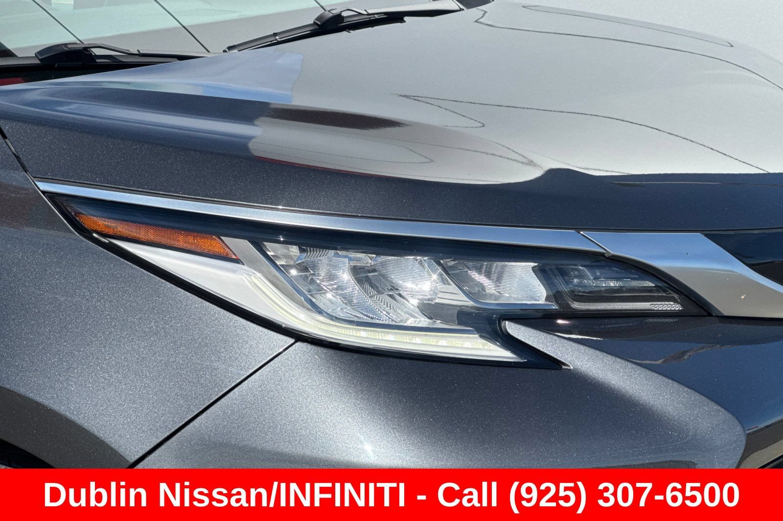 Used 2025 Toyota Sienna XLE FWD image 45