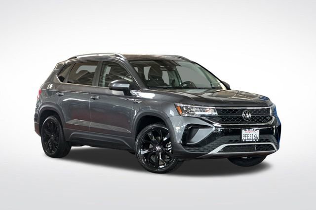 Certified 2023 Volkswagen Taos SE w/ Black Wheel Package image 2