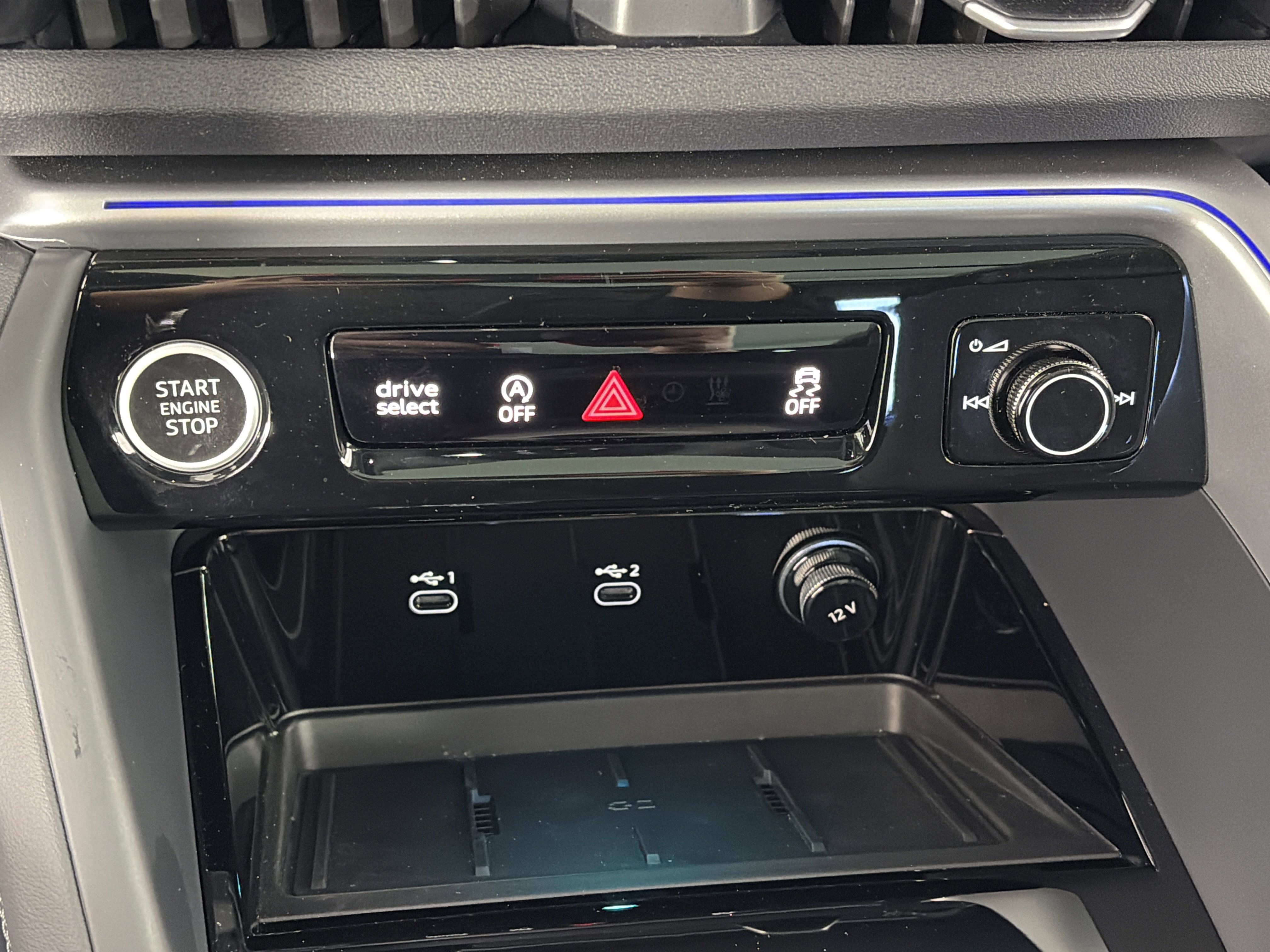 Used 2025 Audi Q5 Premium w/ Convenience Package image 23