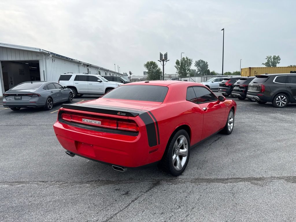 Used 2014 Dodge Challenger R/T RWD image 5