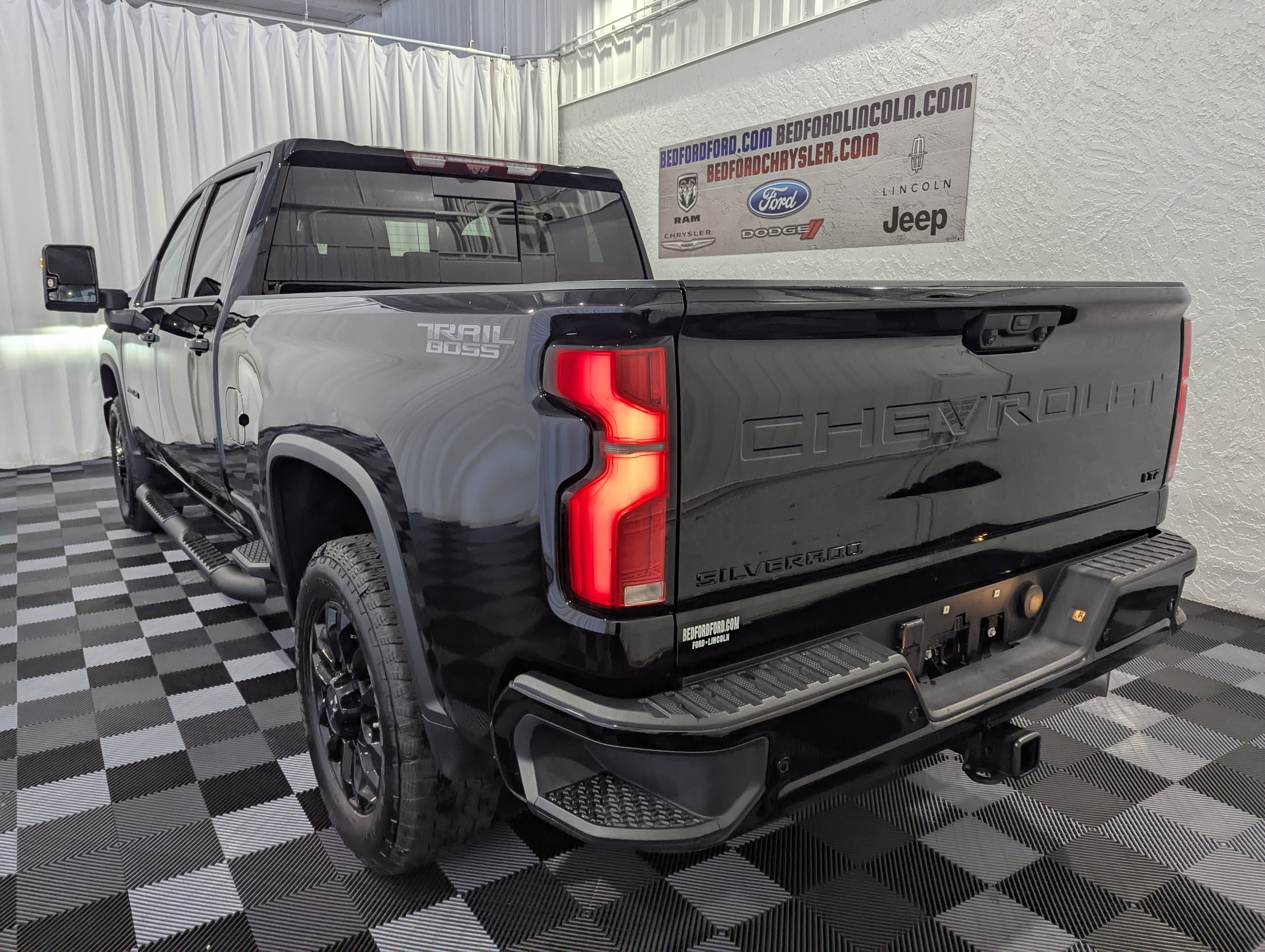 Used 2025 Chevrolet Silverado 2500 LTZ w/ LTZ Plus Package AWD/4WD image 15