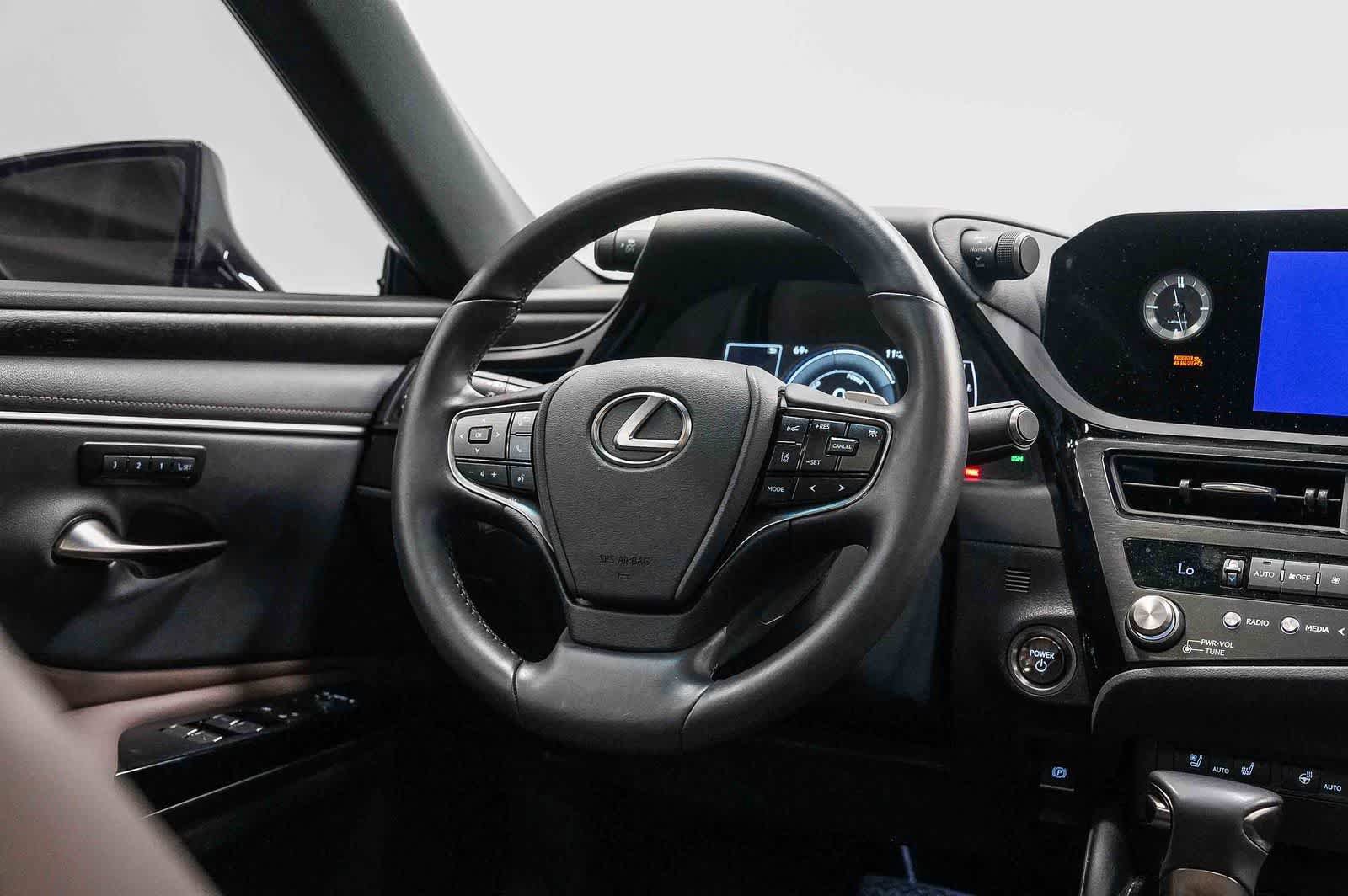 Used 2025 Lexus ES 300h w/ Premium Package FWD image 15