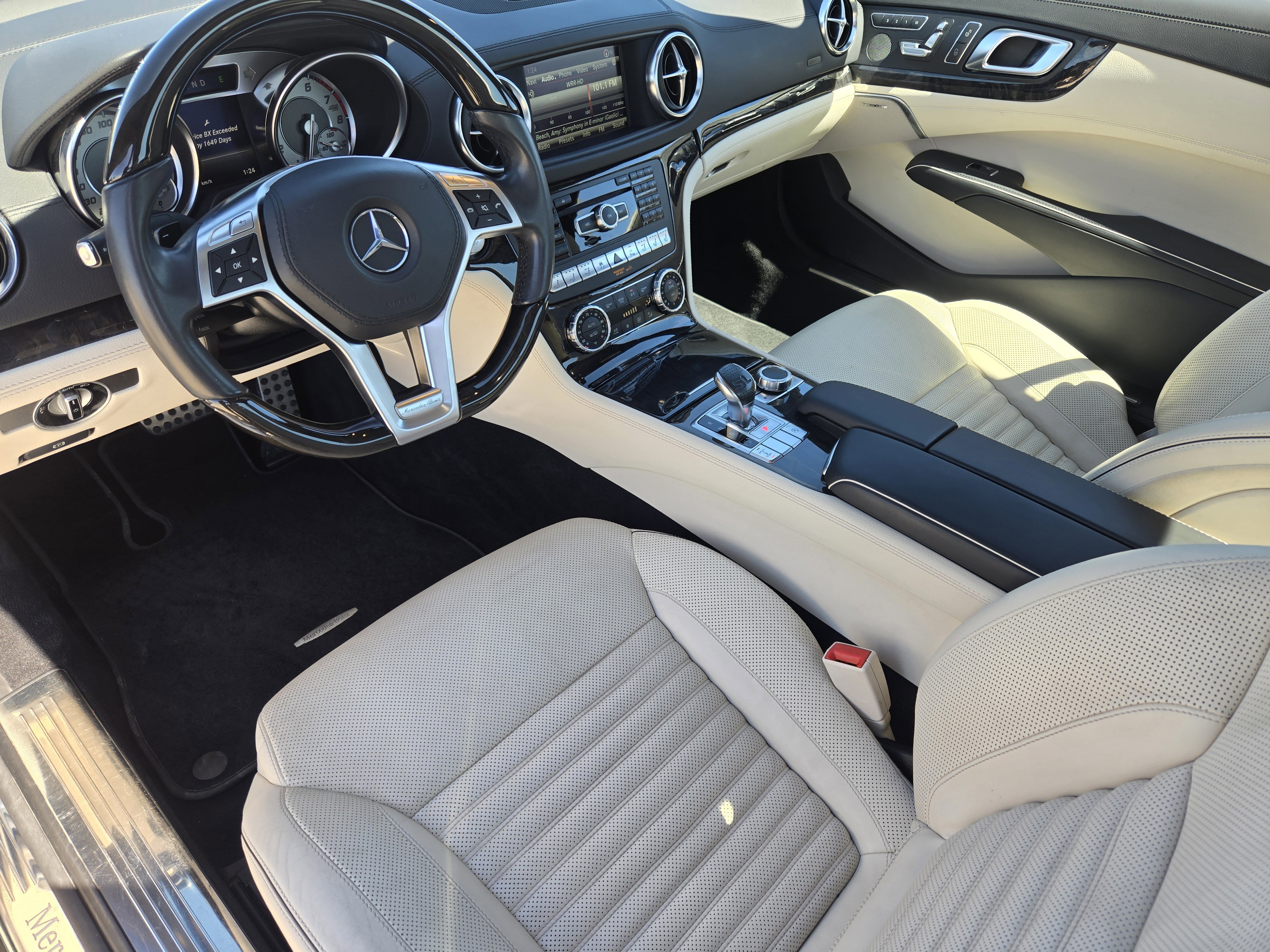 Used 2016 Mercedes-Benz SL 550 image 34