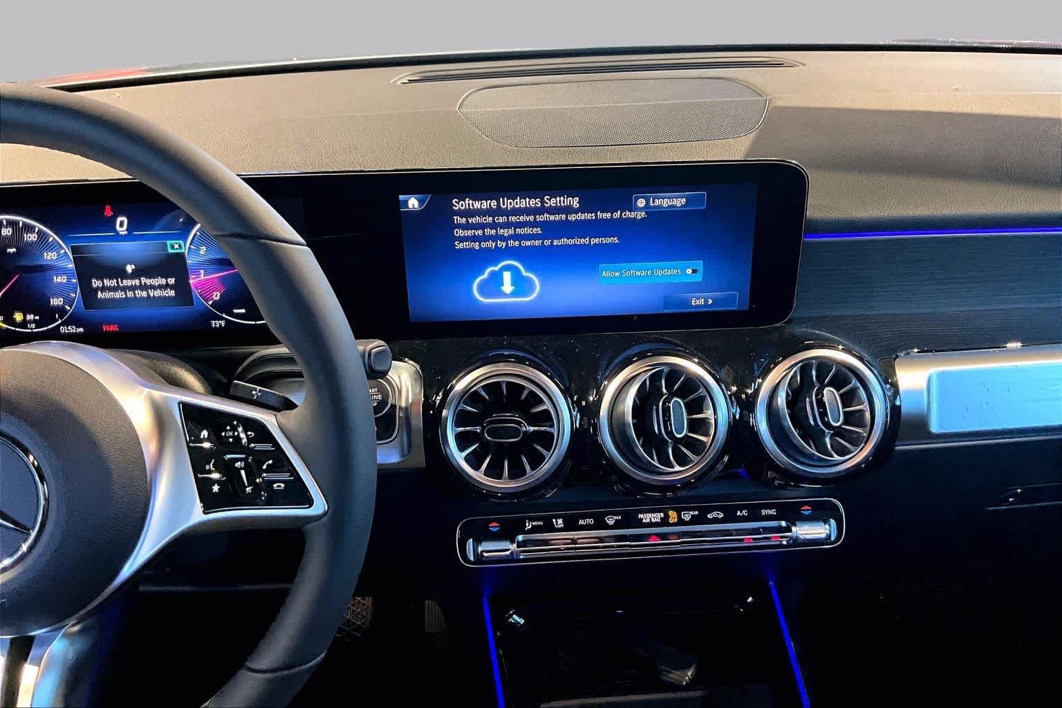 New 2026 Mercedes-Benz GLB 250 4MATIC image 9